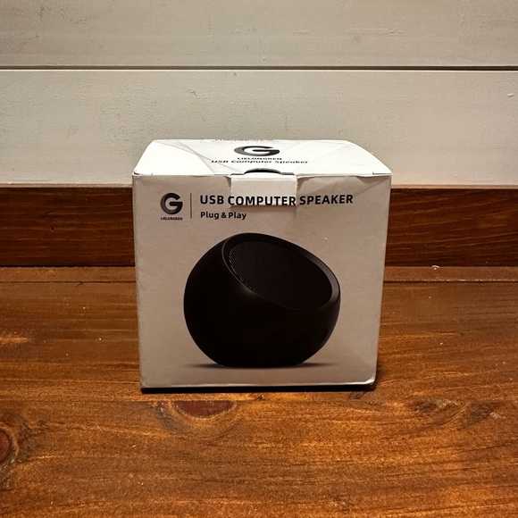 Black USB Computer Speaker Plug And Play LLRO54 NIB - Picture 1 of 5